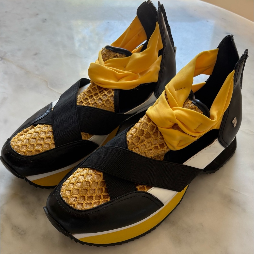 Spanish designer women’s sporty sneaker sandal | US Size 7.5